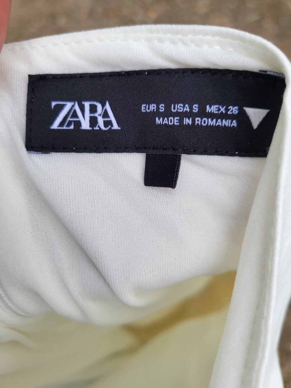 Gorgeous Zara white halter style dress with tiered/ruffled skirt. Y2k - Picture 13 of 16